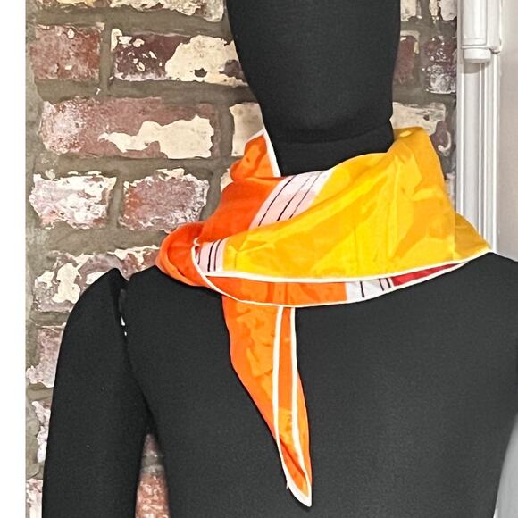 Vintage Vera Neumann Scarf - Signed - Red Orange Yellow Abstract - 27" - Picture 5 of 7